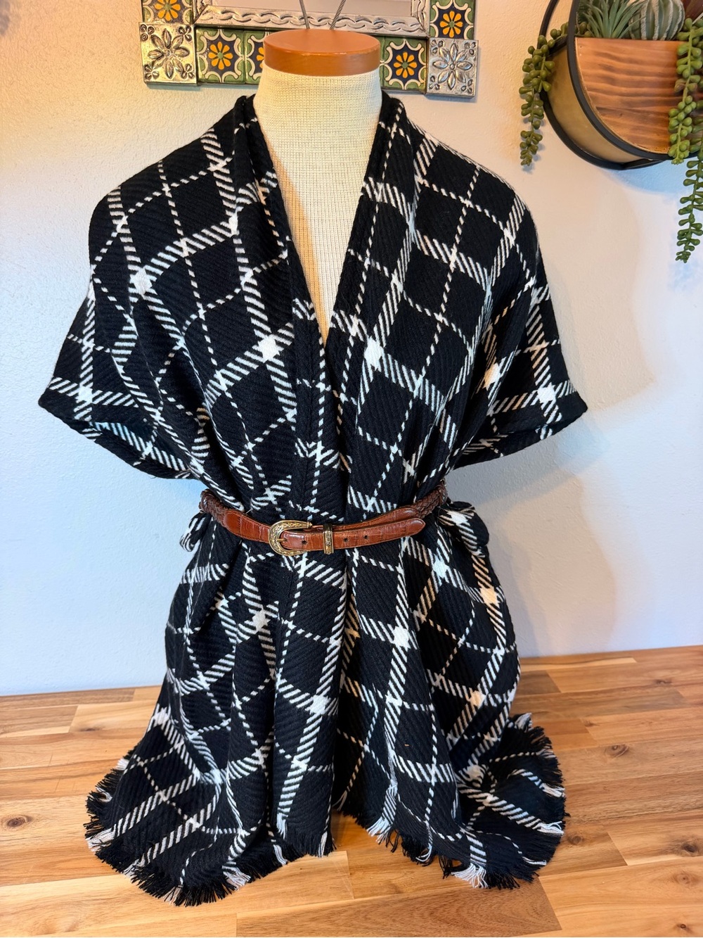 🍂 LOFT Black & White Windowpane Plaid Poncho Wrap Shawl – Size XS/S